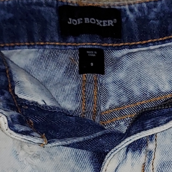 Distressed Acid Washed Jean Shorts - Picture 3 of 3